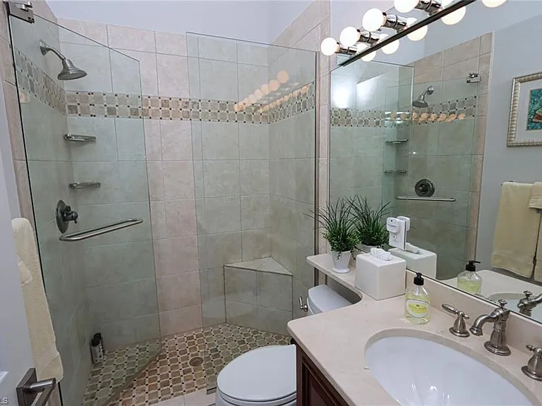1165 4th St S #2 — Photo 28