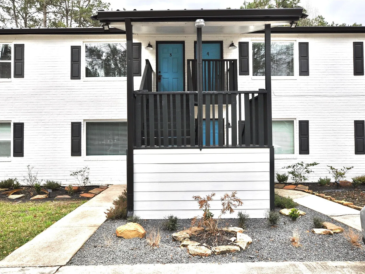 2 bed, 1.0 bath, 870 sqft, $1,450 — Photo 1