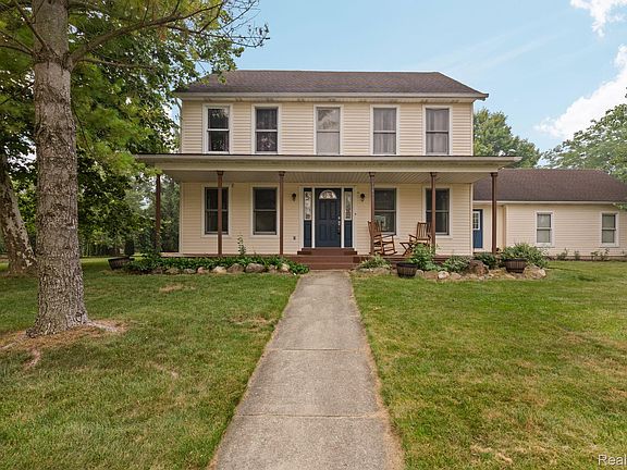3rd image of 1205 Cody Cir
