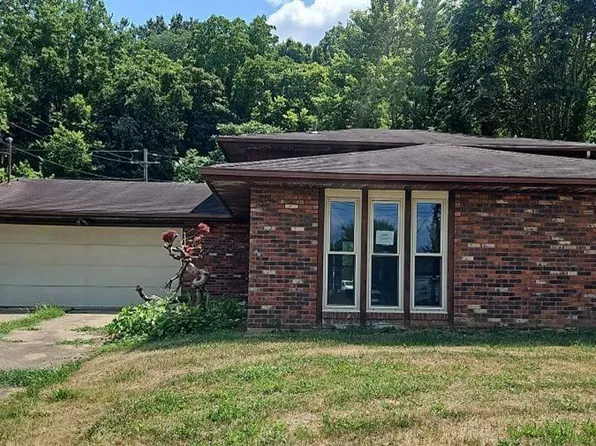 5675 Lake Michigan Dr, Fairfield, OH 45014