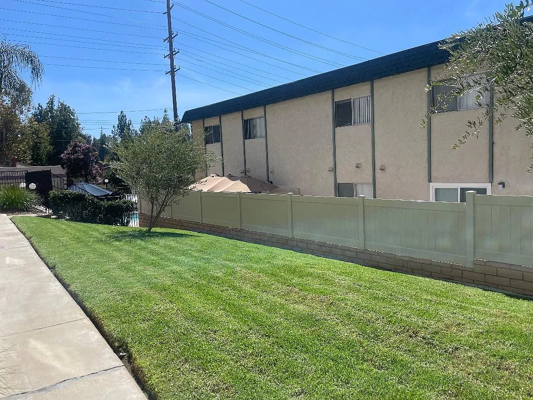 Amber Crest Apartments — Photo 4