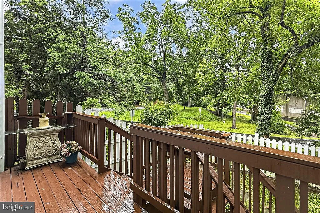 6 bed, 4.0 bath, 3200 sqft, $7,500 — Photo 4