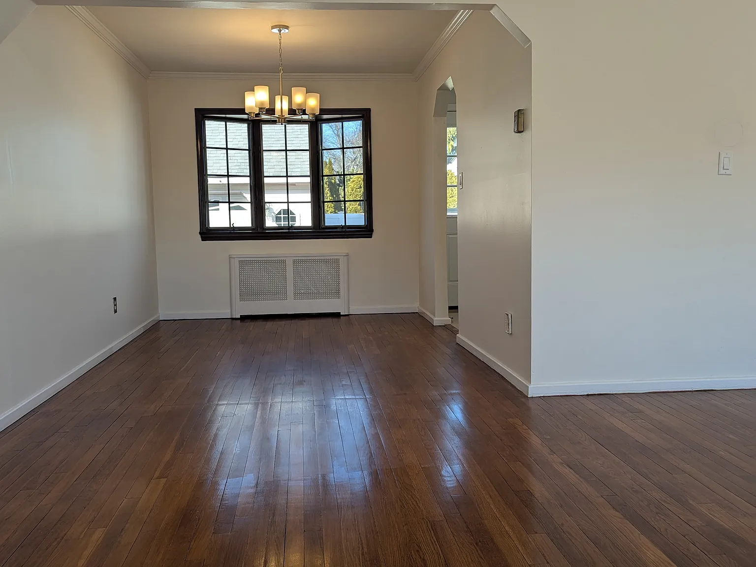 4 bed, 1600 sqft, $4,600 — Photo 3