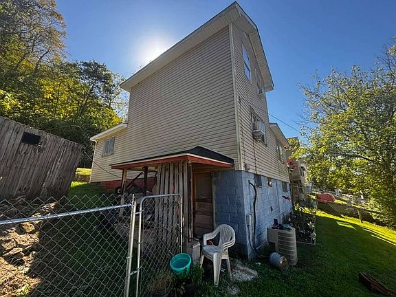 3rd image of 408 Church St