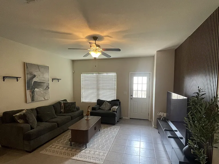 Black Granite Dr — Photo 6