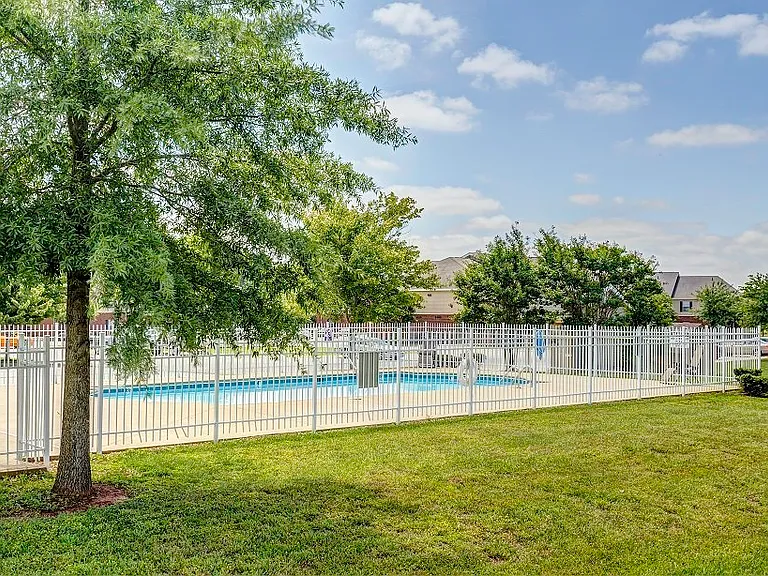 Miller Town Apartments — Photo 8