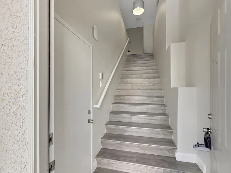 721 Peachy Canyon Cir #203 — Photo 2