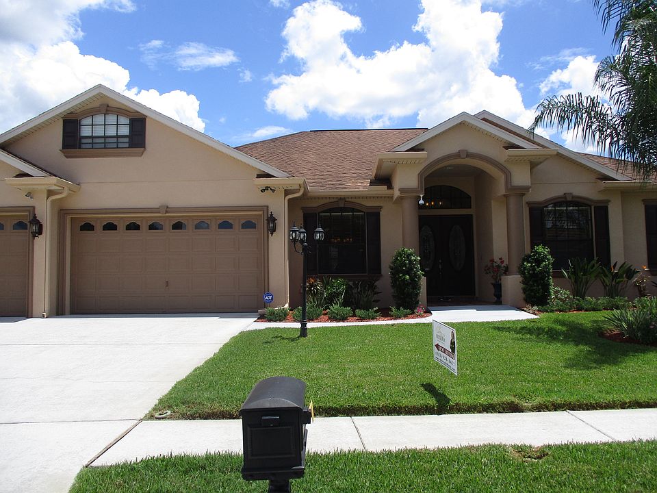 1st image of 1211 Carriage Park Dr