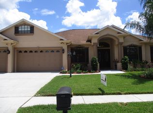 1211 Carriage Park Dr, Valrico, FL 33594