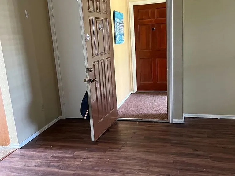 6101 N Brookline Ave #5 — Photo 3