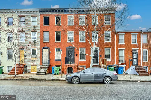 1138 W Lombard St Photo 1