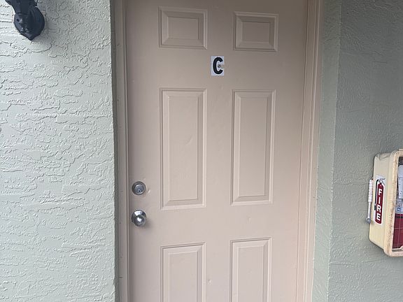 3rd image of 909 E Humphrey St Floor C-1