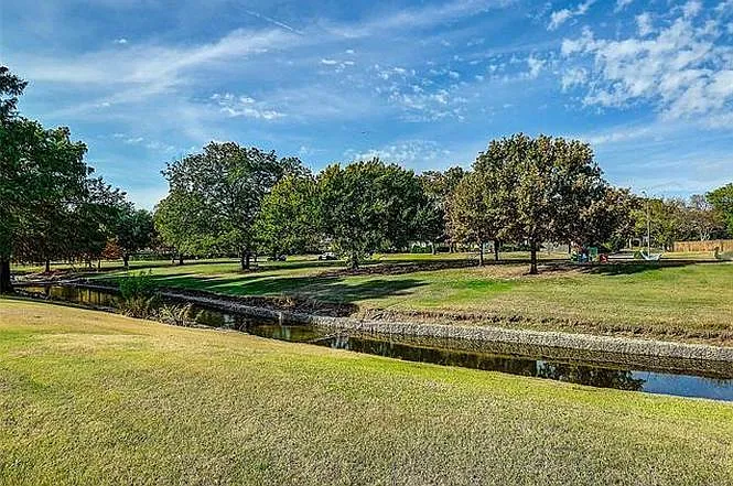 2816 Golfing Green Dr — Photo 20