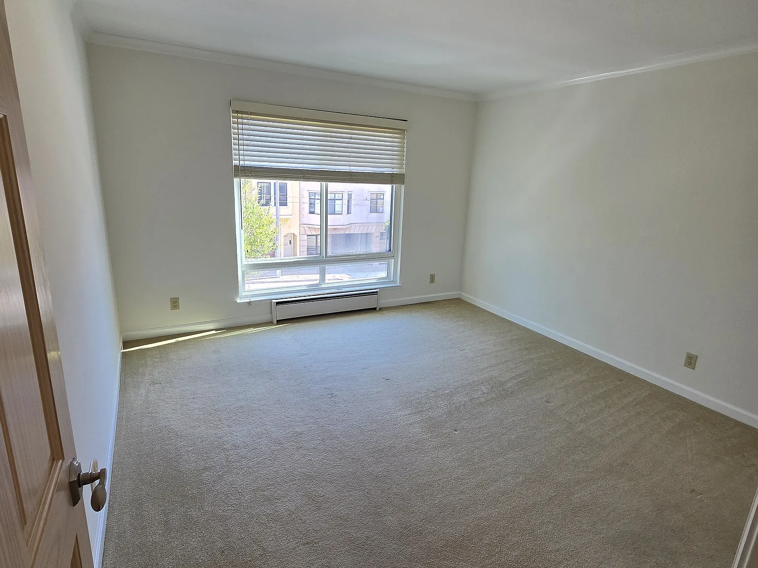 2 bed, 898 sqft, $4,995 — Photo 3