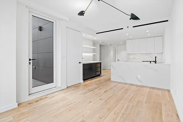 Rented by Compass | media 16