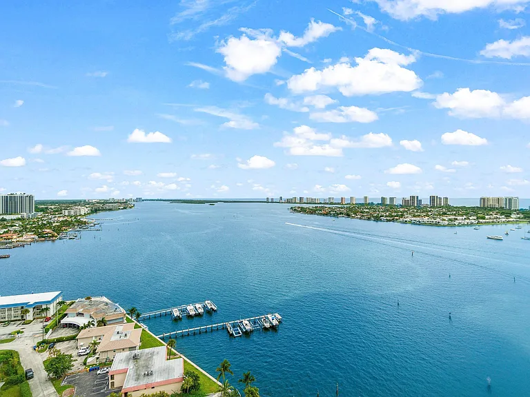 2650 Lake Shore Dr #2403 — Photo 30