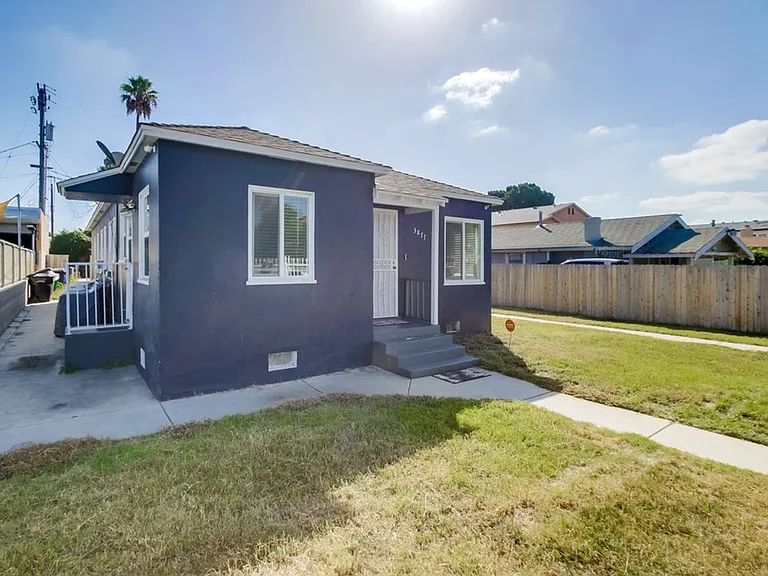 3877 Chamoune Ave — Photo 26