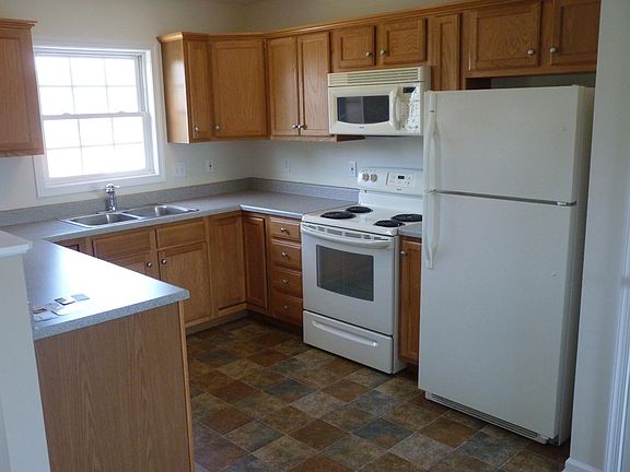 2nd image of 136 Sugar Mill Ln