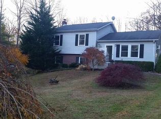 14870 Sally Ann Ct, Stewartstown, PA 17363