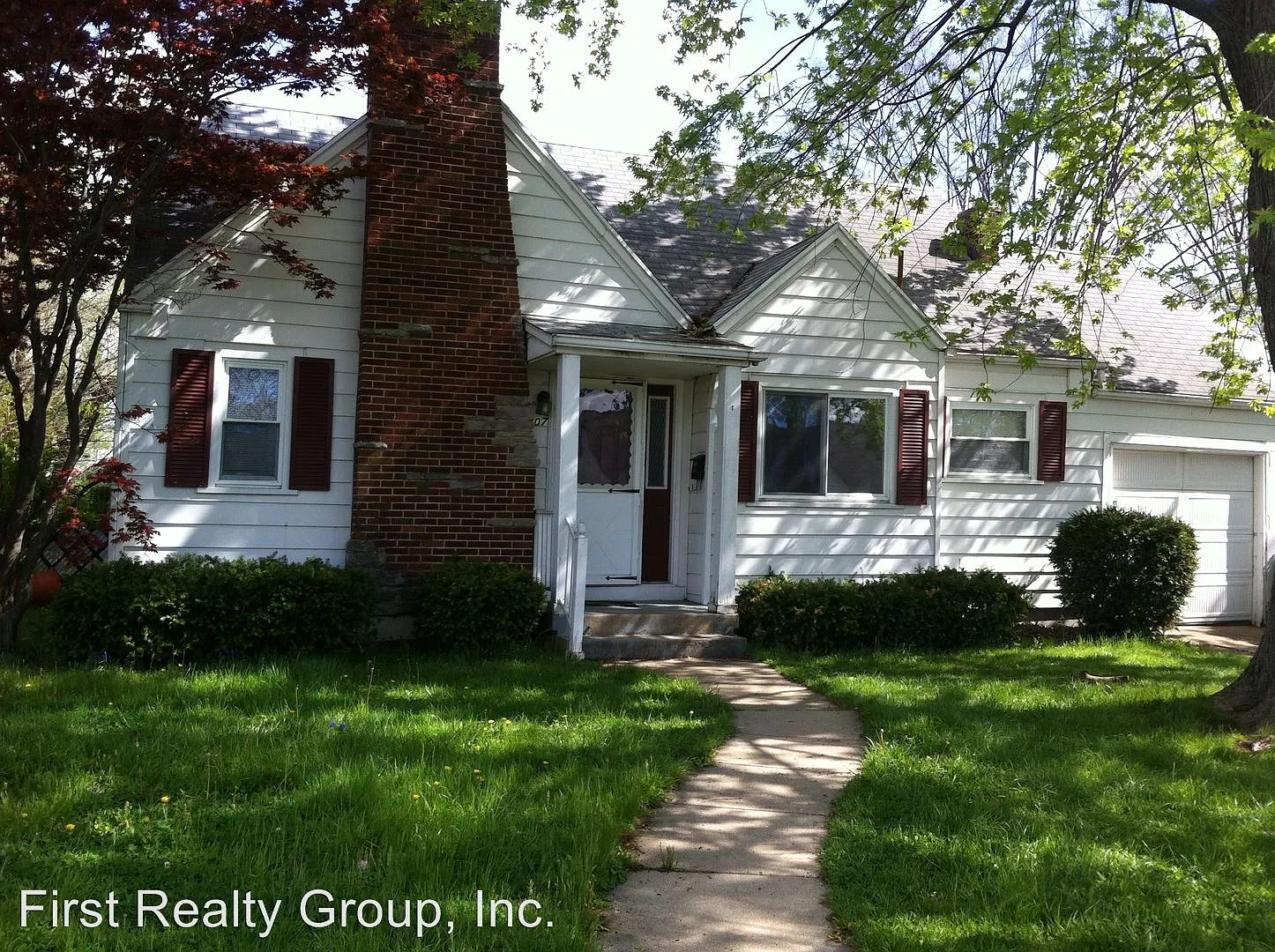 207 Ashwood Ave photo 1