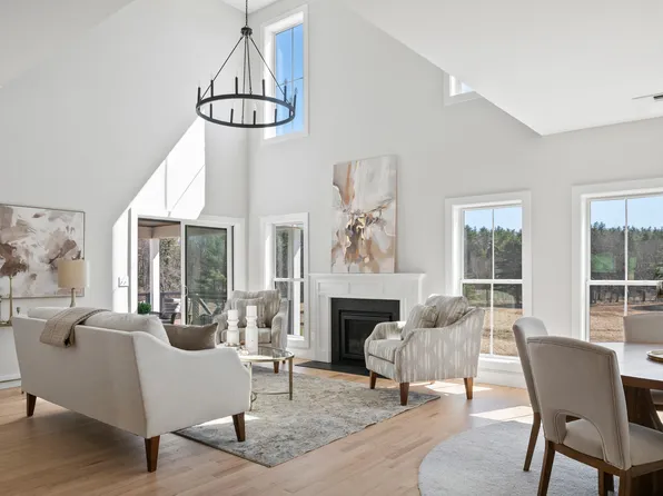 84 Owl's Nest Road, Portland, ME 04102