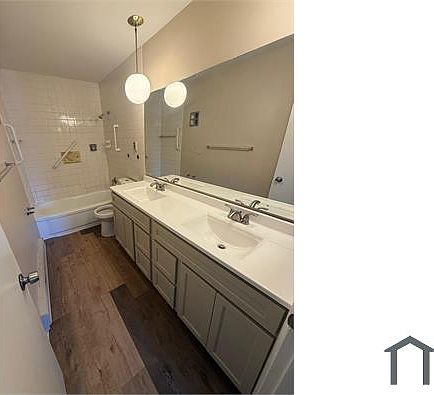 3rd image of 7431 Hazelcrest Dr APT E