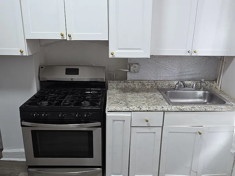 2920 Parkwood Ave #1 — Photo 3