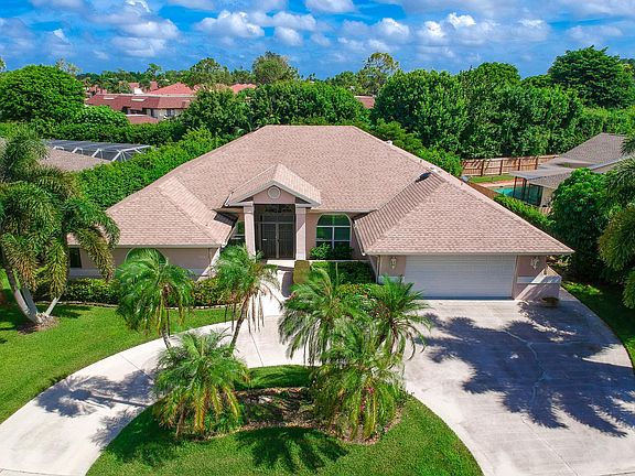 4th image of 2455 Pine Woods Cir