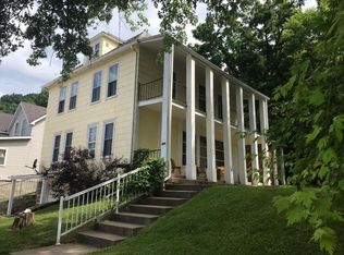 705 N 2nd St, Alma, WI 54610