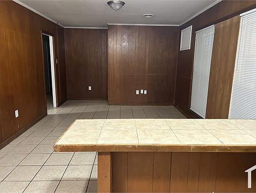5th image of 3001 Lakewood Dr
