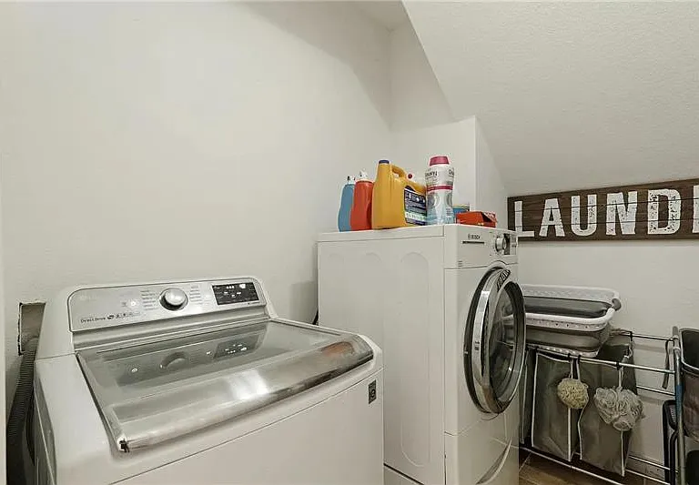 5447 Benttree Way — Photo 6