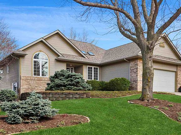2nd image of 445 Breconshire Ln