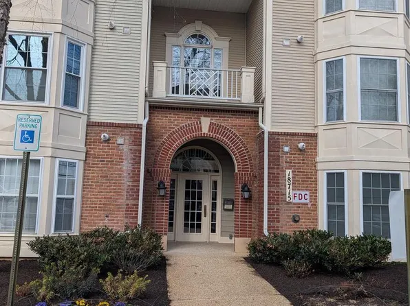 18715 Sparkling Water Dr #9-202, Germantown, MD 20874