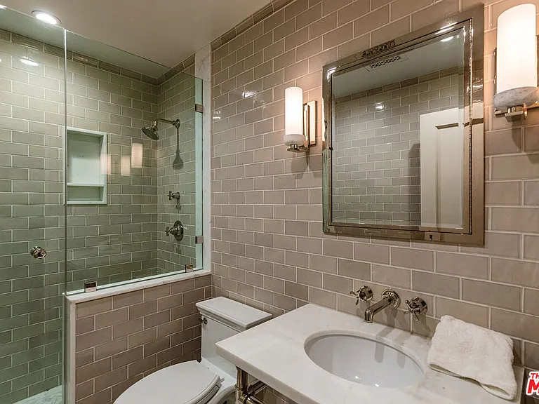 127 Hollister Ave — Photo 15