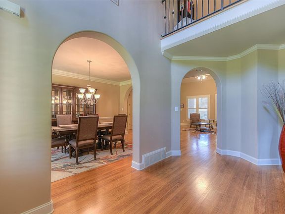 2nd image of 1154 W Old Hearthstone Cir