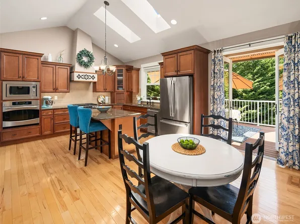 2312 NE Solar View Court, Poulsbo, WA 98370