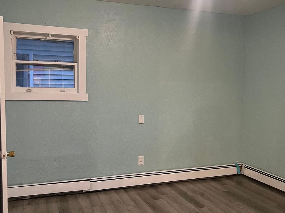 2nd image of 125 Magill St Floor 1