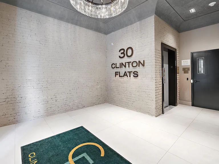 Clinton Flats — Photo 10