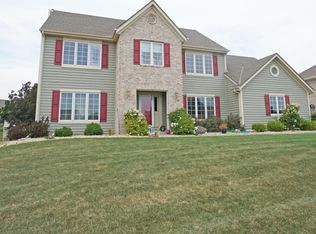 520 Majestic View Ln, Oconomowoc, WI 53066
