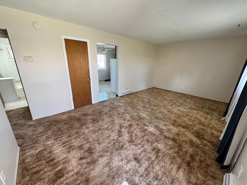 1st image of 4704 Diana Dr