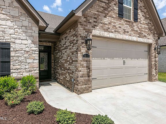 4th image of 1013 Westland Creek Blvd