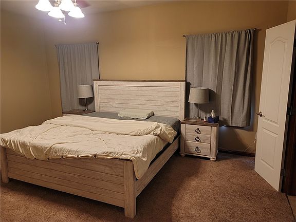 3rd image of 5821 Courtland Dr