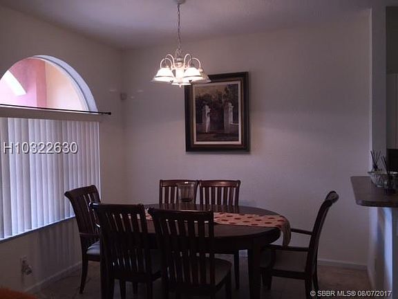 3rd image of 1302 N Santa Catalina Cir