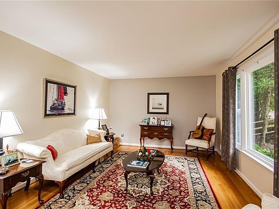 5th image of 8900 Brucewood Ct