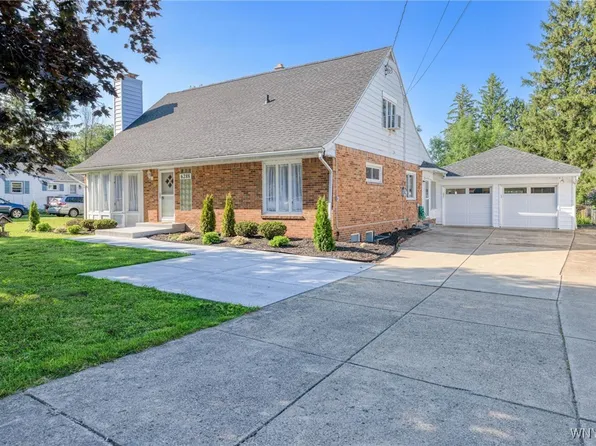 6288 Lake Ave, Orchard Park, NY 14127