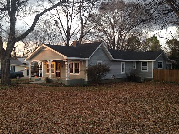 2nd image of 1503 Ward Ave NE