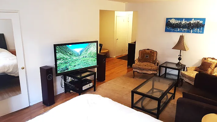 Rented by Owner | media 9