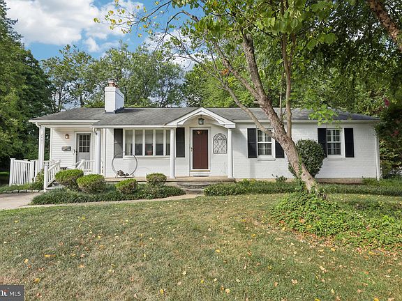 3rd image of 2401 Chetwood Cir