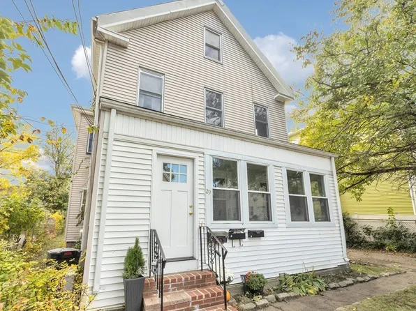 29 Pierce St, Hyde Park, MA 02136