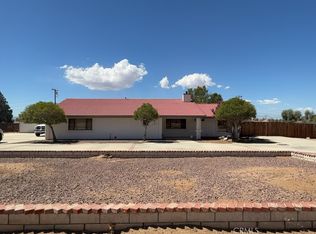 15370 Tacony Rd, Apple Valley, CA 92307